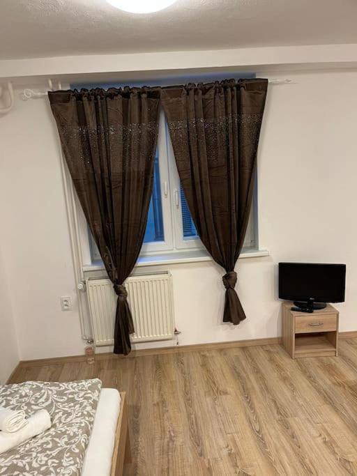 Bada Bing Plaza Apartment Bratislava Exterior photo
